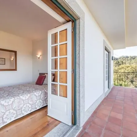 Guestready - Cabanelas & Pool 3* Guimarães