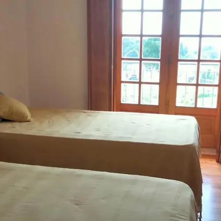 Penzion Guestready - Cabanelas & Pool Guimarães