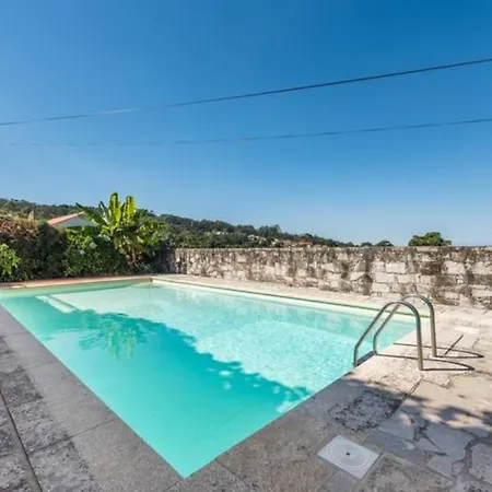Guestready - Cabanelas & Pool Gasthof Guimarães